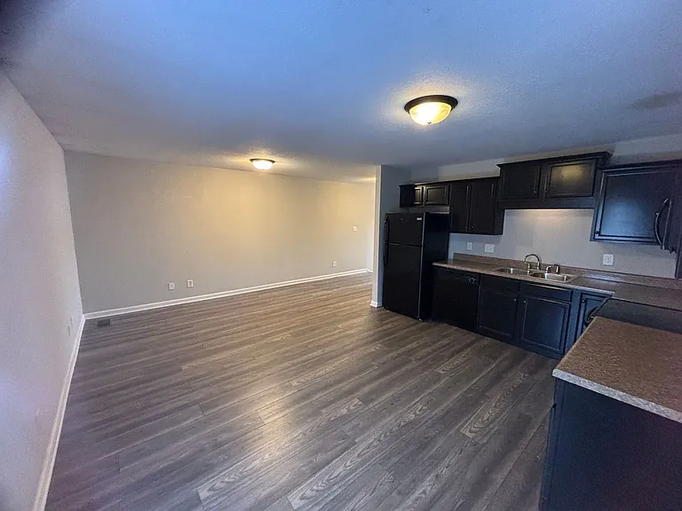 1725 Thistlewood Dr #C — Photo 9