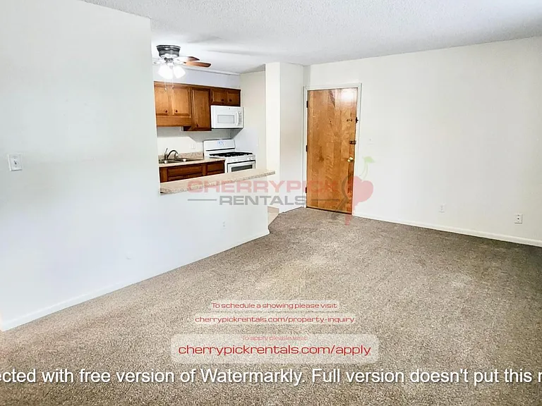 2534 Avenue A #11 — Photo 7