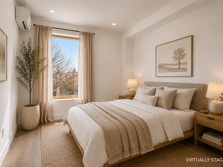 135 Moffat St #2R — Photo 4