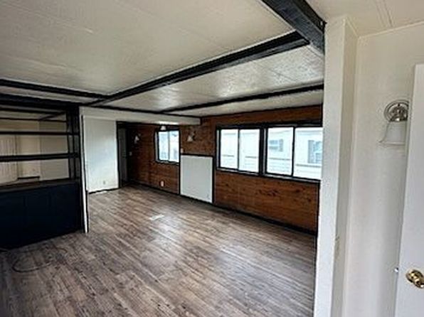 225 Jones Ave