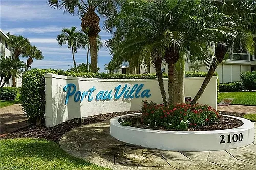 2100 Gulf Shore Blvd N #208 Photo 1