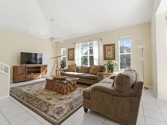 4th image of 1509 Mizzenmast Way