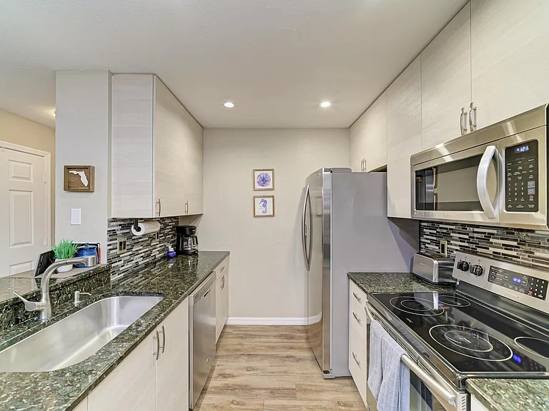 7405 Vista Way #105 — Photo 4