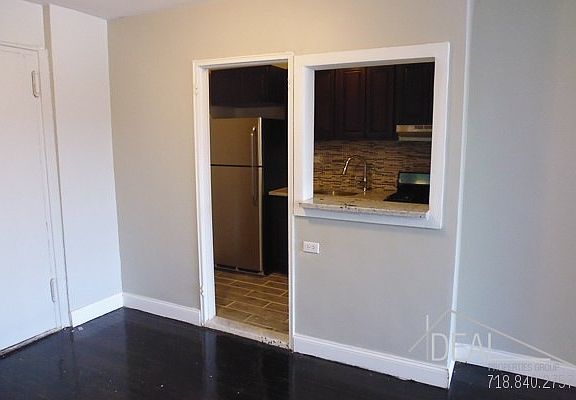4th image of 557 E 21st St APT 4D