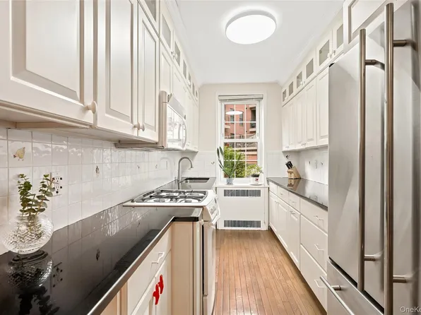 949 Palmer Road #1R, Bronxville, NY 10708