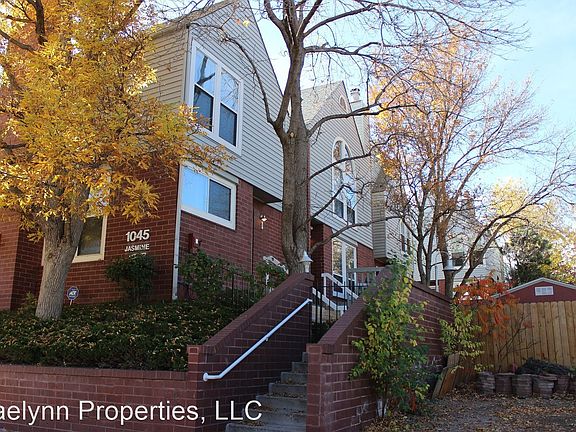 3rd image of 1045 N Jasmine St Unit 4