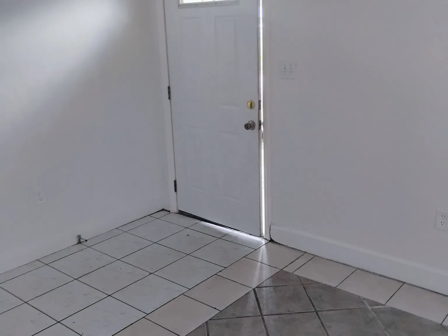 3 bed, 906 sqft, $1,400 — Photo 4