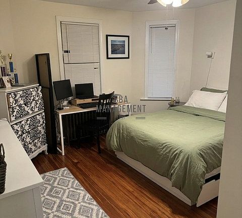 3rd image of 8 Benson St