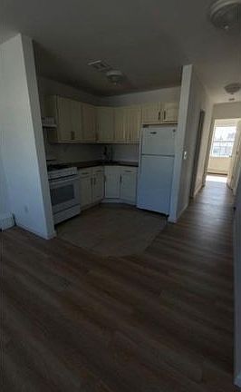 5th image of 69-51 Almeda Ave