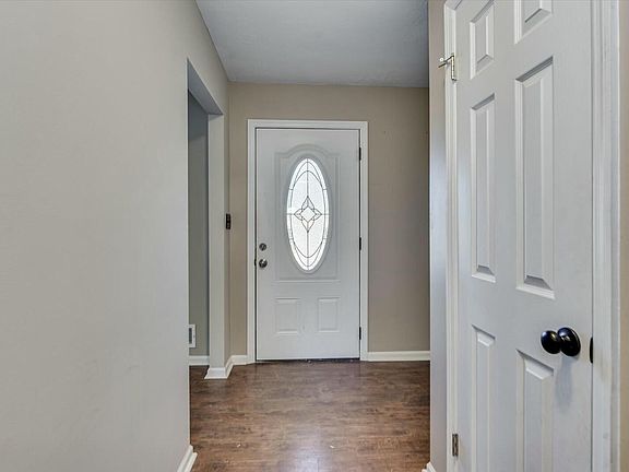 5th image of 266 Deerwood Drive