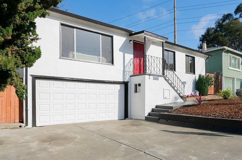 2nd image of 932 Hargus Ave