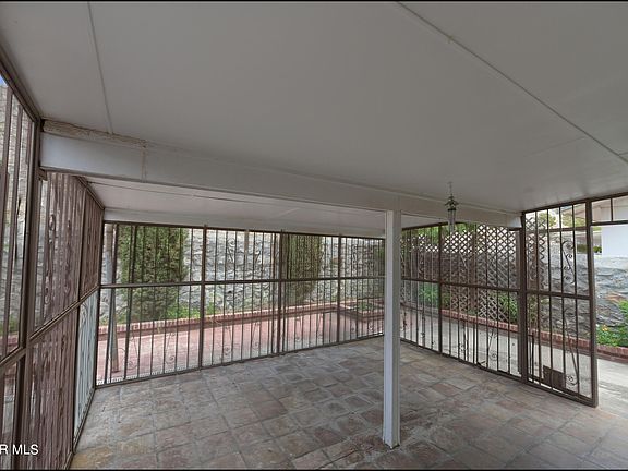 3rd image of 337 Lomont Dr