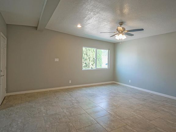 4th image of 3303 Sierra Dr NE