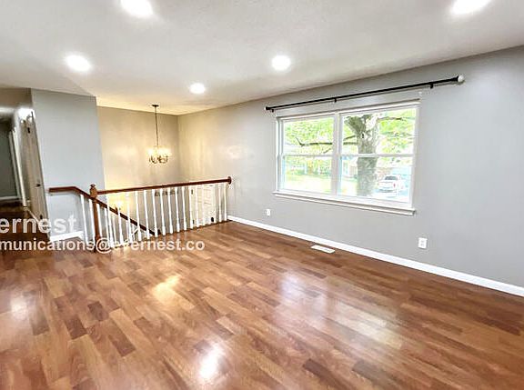 3rd image of 7823 Huntington Forest Dr