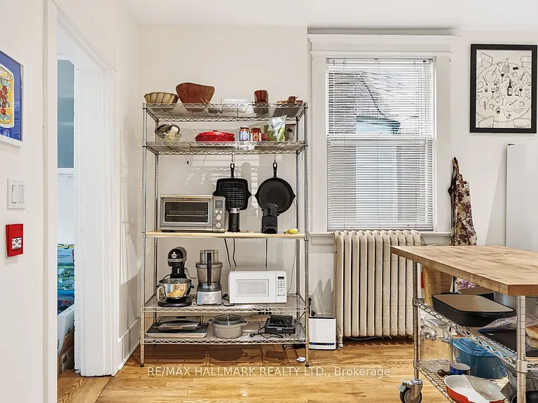 344 Palmerston Blvd #MAIN — Photo 8