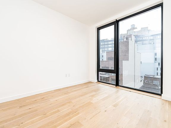 3rd image of 376 Bedford Ave #5C