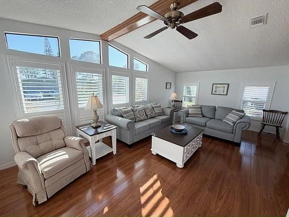 3rd image of 547 Catalina Dr #547