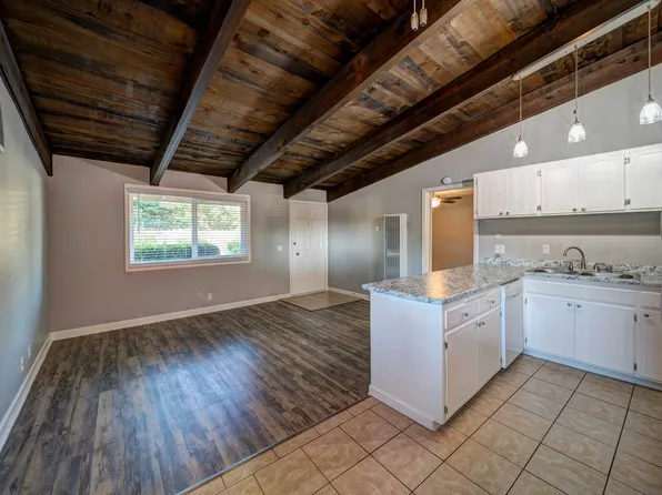 Redding Hilltop Apartments