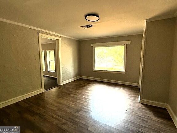 3rd image of 3724 Johnson Ave W