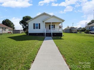 3 Maple St, Great Falls, SC 29055