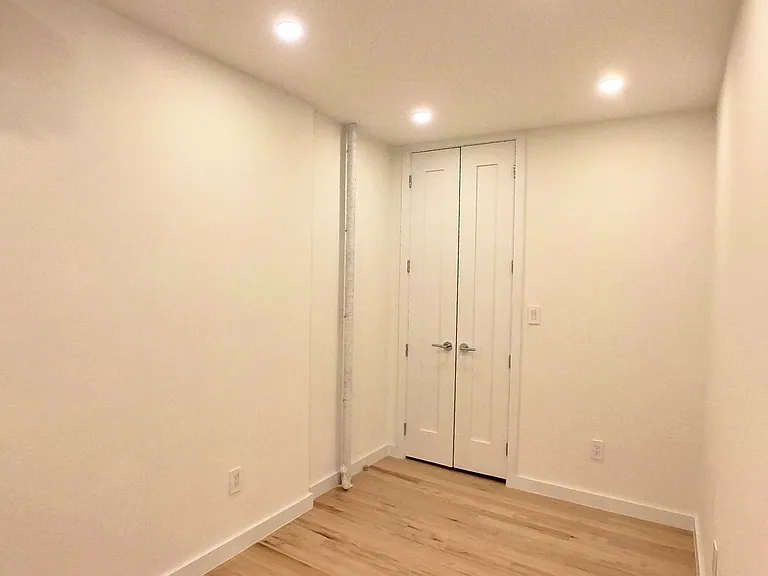 223 E 21st St #4F — Photo 7
