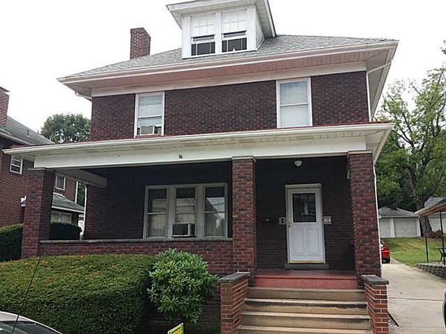 1st image of 424 Center Ave