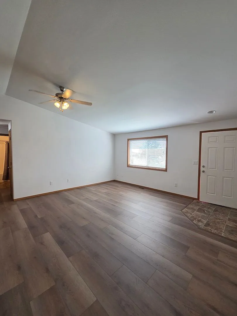 House in Garden Heights School District — Photo 3