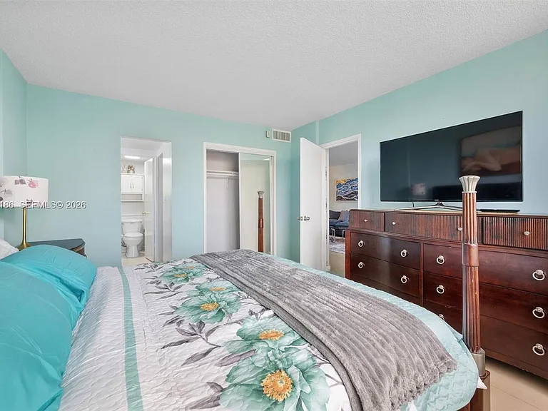 3660 NE 166th St #307 — Photo 12