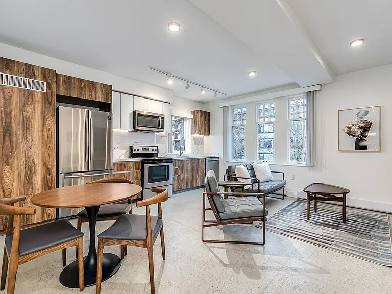 1170 Barclay St #206 — Photo 5
