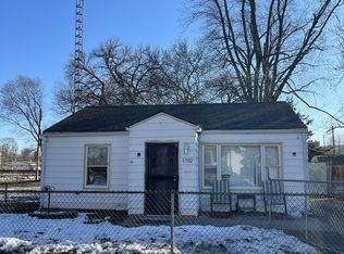 1702 E Cummins Ave, Springfield, IL 62702