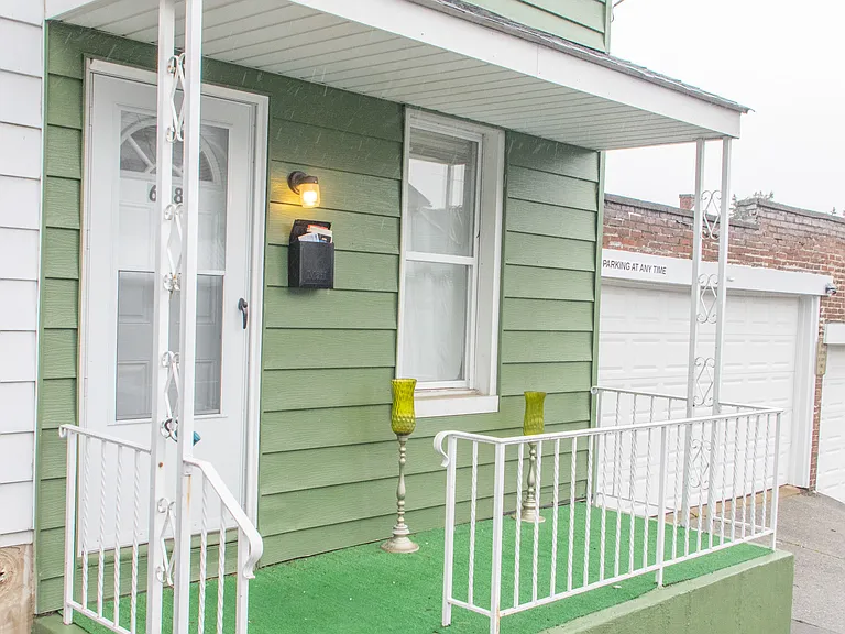 658 Atlantic St — Photo 21