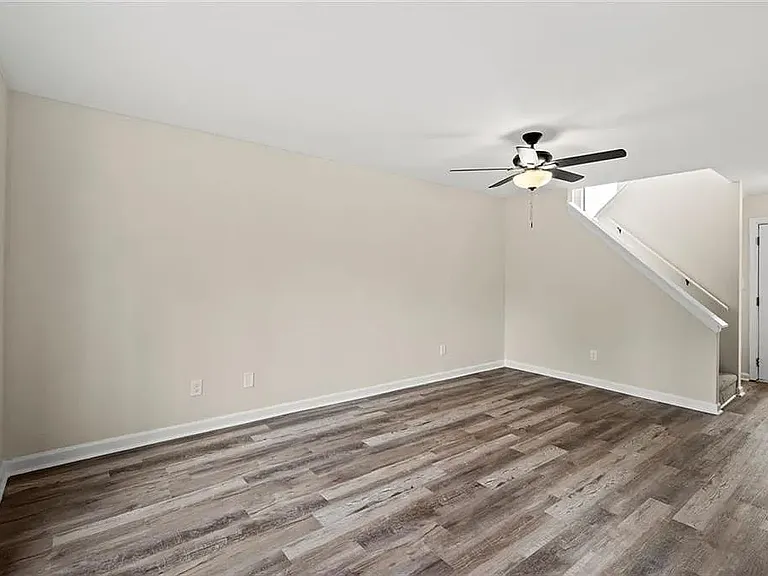 259 Country Club Dr — Photo 17