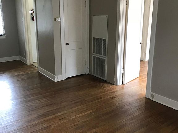 4th image of 609 W Taft St APT 3