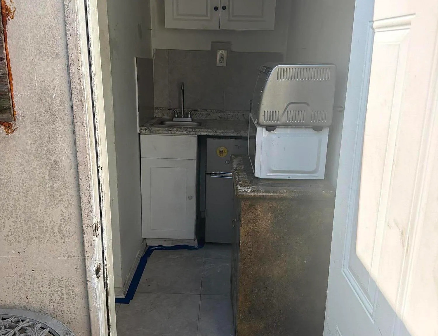 Studio, 1.0 bath, 110 sqft, $925 — Photo 2