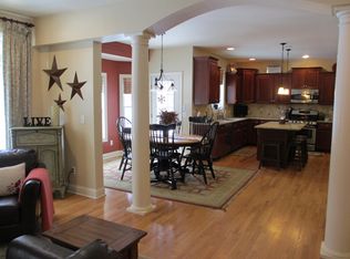 18 Tipperary Way, Ballston Lake, NY 12019