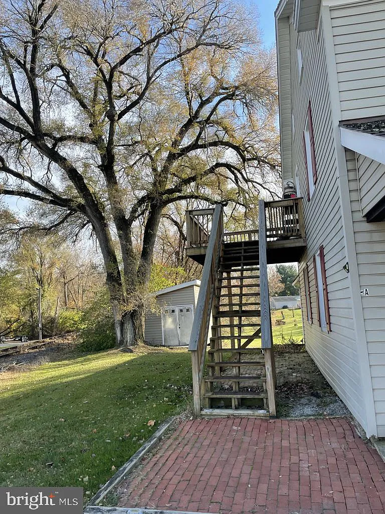 2 bed, 1.0 bath, 900 sqft, $2,000 — Photo 2