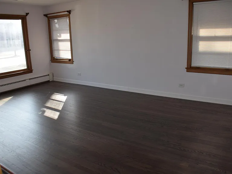 842 N Arlington Heights Rd — Photo 3