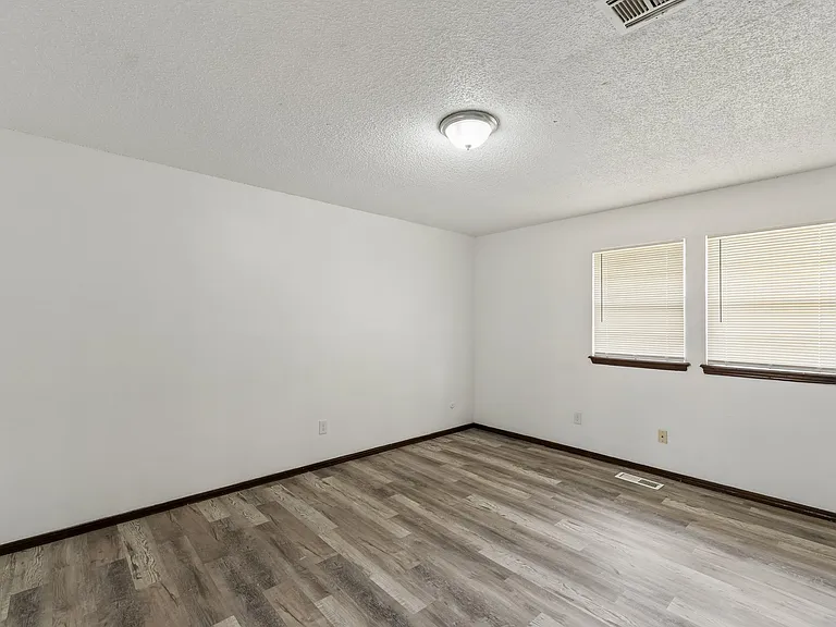 3809 Bradfred St — Photo 23