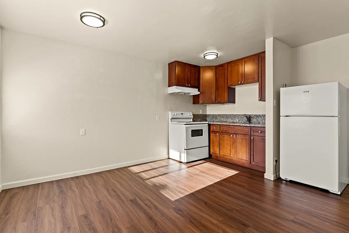 Building Photo - 9635 Plymouth St #2