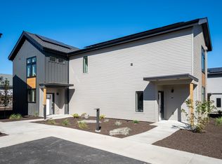 371 NW 19th St #102, Redmond, OR 97756