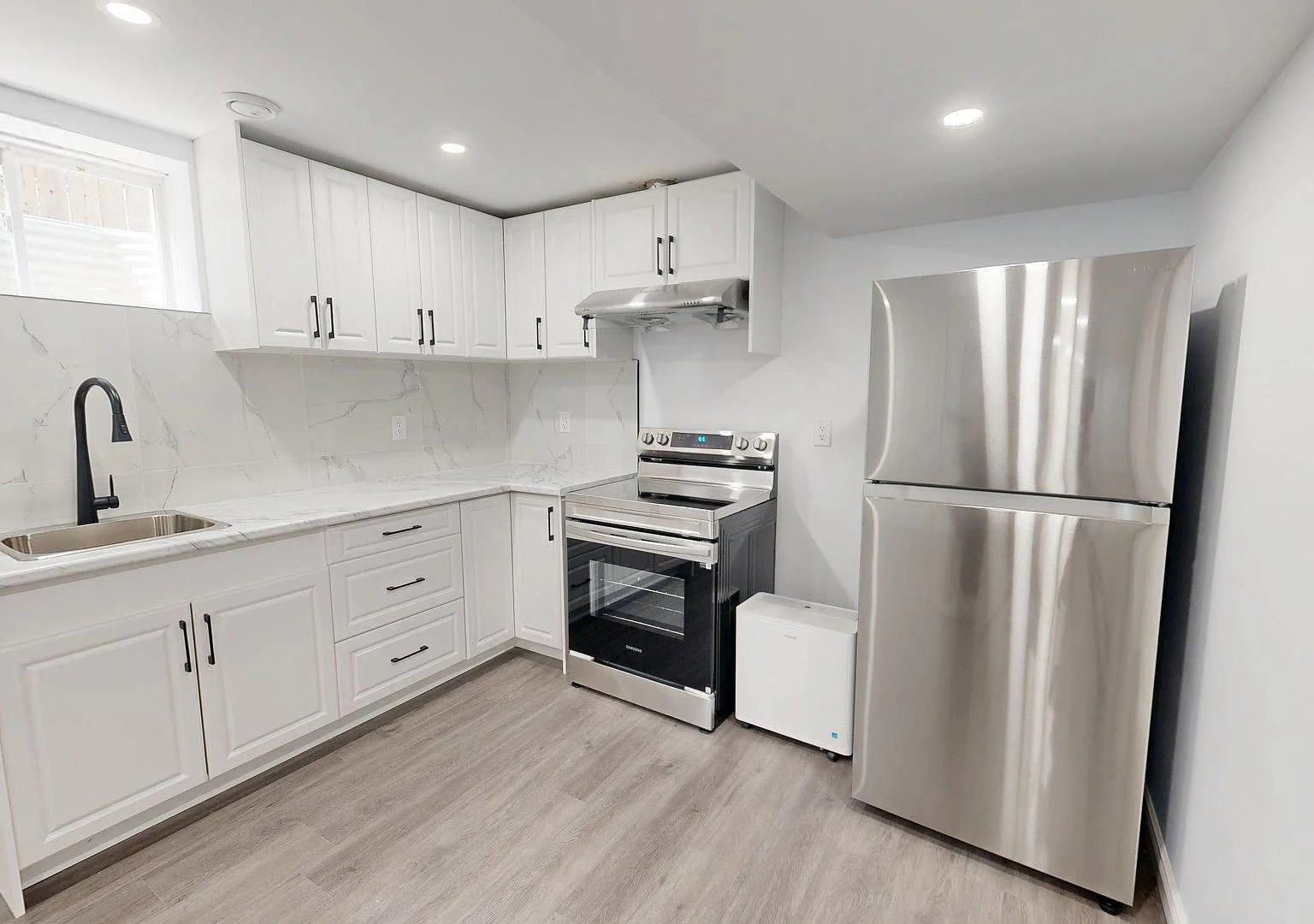 3252 Meadowgate Boulevard London — Photo 2