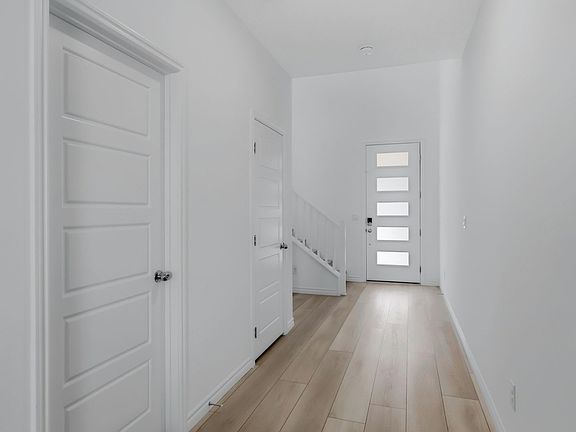3rd image of 290 Robson Ridge Ln