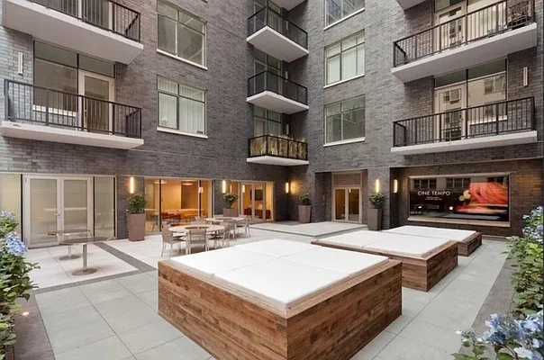 Rented by Compass | media 21