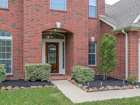 4th image of 617 Castle Cove Ln