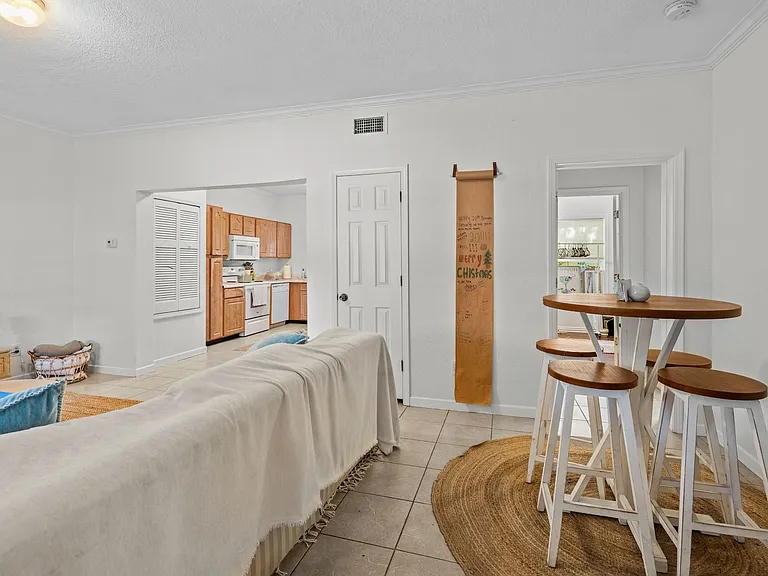 114 Cedar St — Photo 3