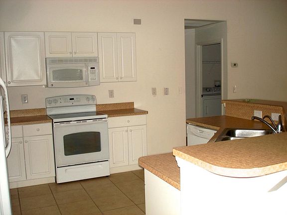 4th image of 311 Paisley Ave
