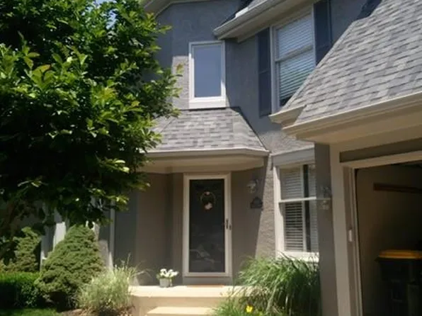 6355 Walker St, Shawnee, KS 66218
