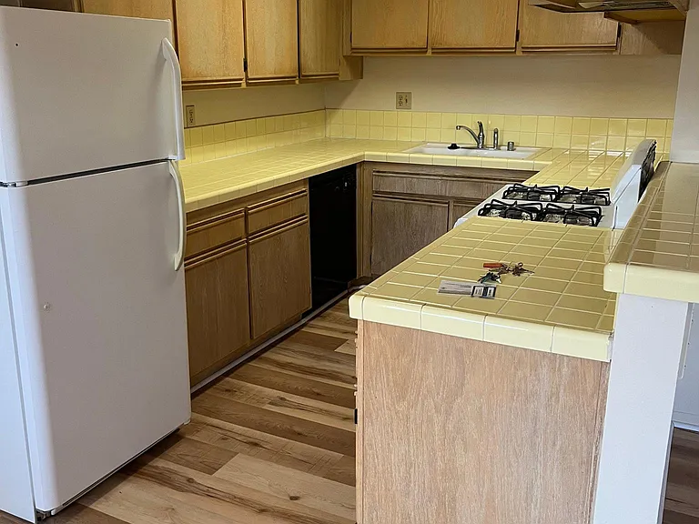1805 N Verdugo Rd #15 — Photo 3