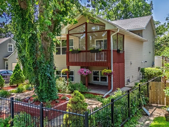 228 17th Ave N, Hopkins, MN 55343