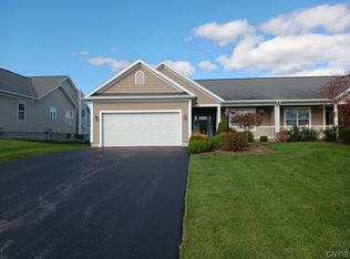 3815 Neptune Ln, Syracuse, NY 13209